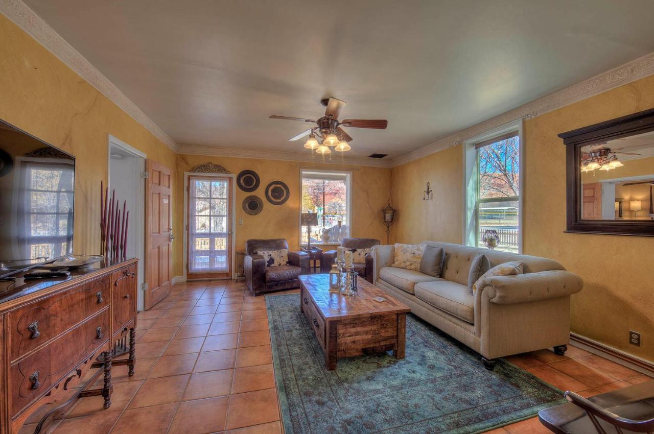 Cali Cochitta Vacation Rentals Moab Exterior photo