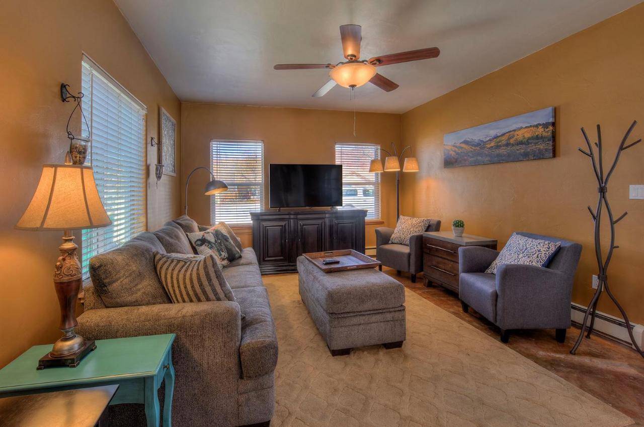Cali Cochitta Vacation Rentals Moab Exterior photo