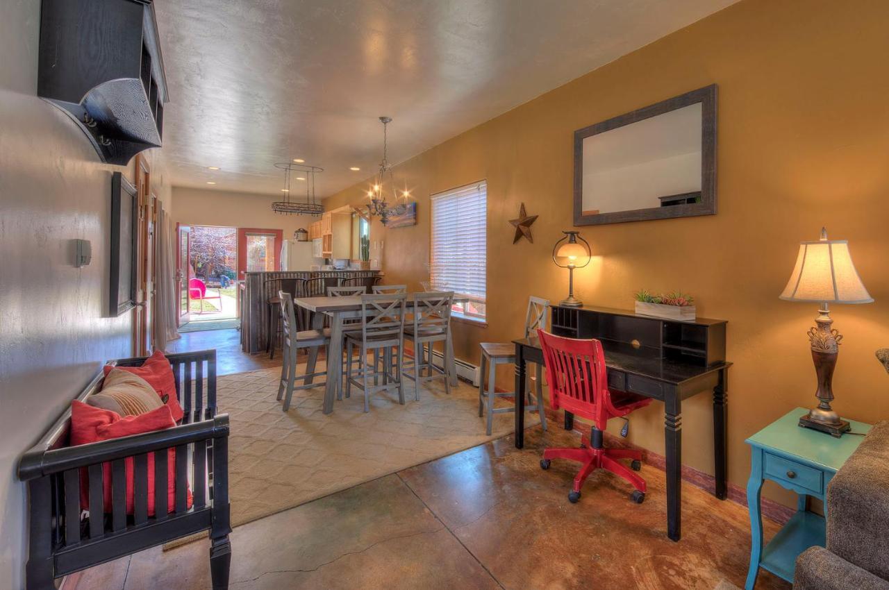 Cali Cochitta Vacation Rentals Moab Exterior photo